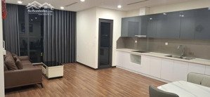 chính chủ cần cho thuê căn hộ 110m2, 3 ngủ, mipec 122 xuân thủy. lh 