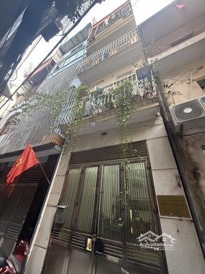 bán nhà khâm thiên - xã đàn. trước nhà sân rộng thoáng sáng, nhà 2 mặt thoáng trước sau