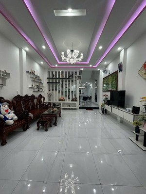 nhà đẹp 3 tầng mt hoà phú 10 - hòa minh - gần biển