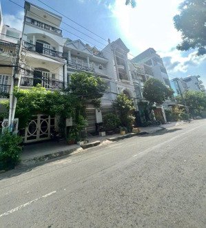 bán nhà 5 tầng, 4x19.5m, có thang máy, view công viên, giá 24tỷ. mt đường đôi 7-9, p. tân kiểng, q7