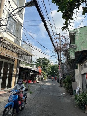 nhà lô góc 2 mặt tiền hẻm xe tải thông - kinh doanh buôn bán tốt - diện tích 4 x 12