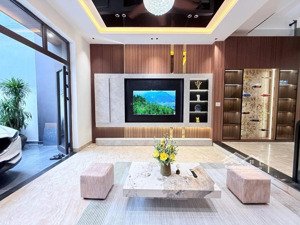 chào bán nhà 3 tầng 100m2 kiên cố, đường trần kim xuyến 7,5m lề 4m, full nội thất mới 100%