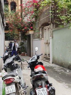 bán nhà hào nam 52m2 4 tầng xây bê tông kiên cố, chủ cần bán gấp về quê