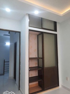 bán nhà 4 tầng đường nguyễn tiểu la quận 10 dt( 3 x 8.5m) giá 5 tỷ 150 triệu