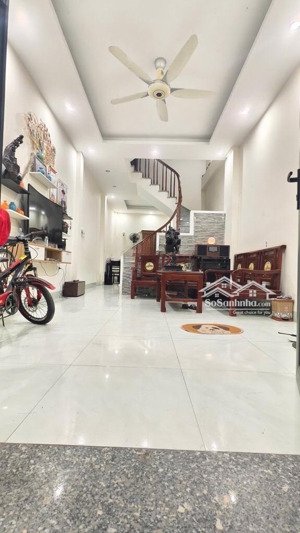 40m2 mỹ đình 6.5tỷ, dân xây lô góc 2 mặt thoáng 10m ra bãi xe, phố kinh doanh, có thể lên thêm tầng