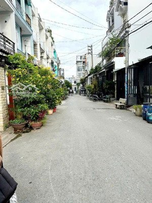 cực hiếm- nhà 4 tầng xe hơi đổ cửa - đối diện khu dân cư gia hòa - gần bến xe quận 8 chỉ 5,19 tỷ