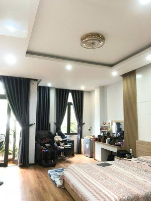 bán căn nhà mặt tiền 3 tầng đường lê lợi, vị trí trung tâm hải châu