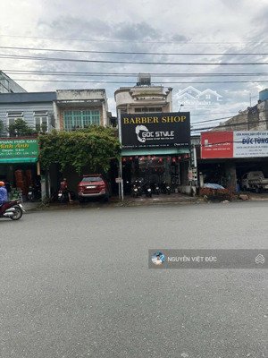 bán mặt tiền kinh doanh chợ thông dụng đối diện dãy nhà phố 100tr/m2 tặng nhà kinh doanh buôn bán