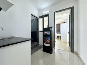 cho thuê 1pn tách bếp 30m2 đón nắngl gần bờ kè trường sa, cầu lê văn sỹ, cho nuôi pet,trống sẵn