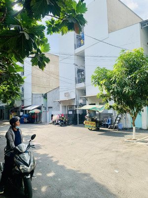 bán chdv đường b3, phường tây thạnh, quận tân phú. đang cho thuê 24 phòng, thu nhập 60 triệu/tháng