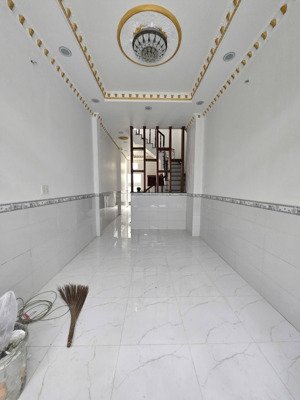 em còn xót vài căn cần bán gấp nhà quận 8 với giá tốt nhất thị trường, nhà đã đầy đủ dọn vô ở thôi!