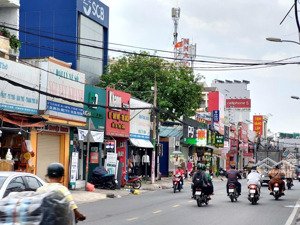 mặt tiền kinh doanh đường nhựa vỉa hè dt 120m2 ngang 4,5m. tiện khai thác dòng tiền- giá 8,x tỷ