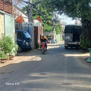 7 tỷ 700 thương lượng, nhà mới 5 tầng, đường 6 mét ôtô đậu cửa, dt: ngan 4 mét - dài 14 mét.