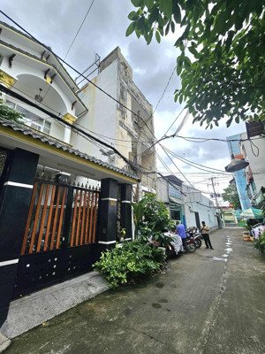 bán nhà yến 3tầng - huỳnh tấn phát - nhà bè - hxh tránh nhau - ngang 6m - 125m2 - giá hơn 8tỷ