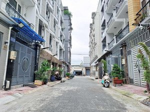 nhà đẹp hẻm 23 lê quát kế bên công viên đầm sen (4x20m, 3.5 tấm) giá 10.5 tỷ