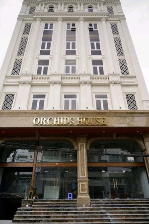 bán toà nhà siêu chdv 120 phòng - ngang 28mx30m - 5 tầng có pccc- hđt: 500tr/tháng - giá chỉ: 63tỷ