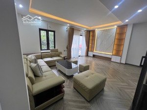 11,85 tỷ nhà bồ đề - 6 tầng thang máy - trung tâm - đầy đủ nội thất - trung tâm