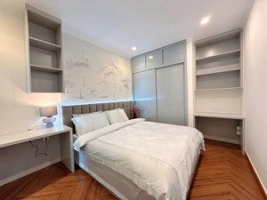 hot! bán căn hộ 2n 2vs diện tích 64m2 tòa park premium tầng trung đẹp, chủ thiện chí. lh 