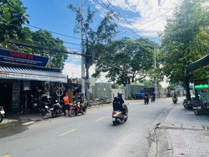 mặt tiền đường 12 kinh doanh rất tốt. p. linh tây nhà cấp 4 có 5phòng cho thuê 21tr/th. dt 165.8m2