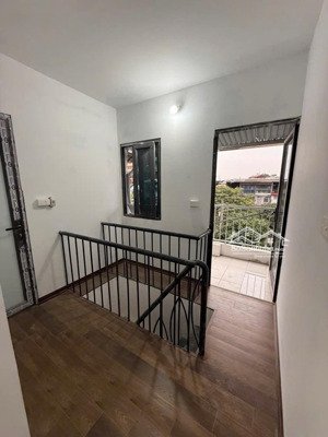 nhà tập thể tầng 3 và 4 - 2 ngủ - nội thất đẹp, tặng toàn bộ - ban công thoáng