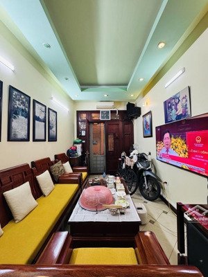 cc bán nhà lê thanh nghị 30m2 5t 8.485 tỷ(tl mạnh), khu đan trí toàn công chức nhà nước