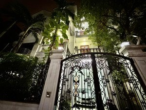 bán biệt thự sân vườn tại kđt mỹ đình: 145m2, 4 tầng, căn góc giá rẻ chỉ 280tr/m2