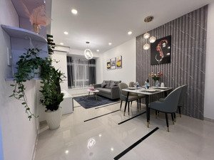 bán căn hộ sky garden 3 - phú mỹ hưng. giá chỉ 4.7 tỷ. nhà mới 100%. lh mr. lộc