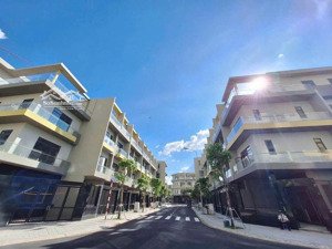 bán nhà mặt phố bcons uni valley, 7,5 tỷ, 60m2, 6pn, 5wc, đông hòa, dĩ an, bình dương