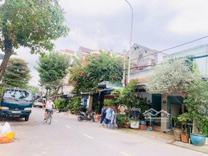 - bán nhà mặt tiền đường lê niệm, 4mx20m, 2 lầu, giá 9.8 tỷ, phường phú thạnh, quận tân phú