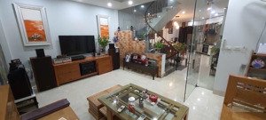 nhà mp lô góc, kinh doanh đỉnh, khu an ninh, phân lô, 2 mặt tiền. oto dừng đỗ, vỉa hè