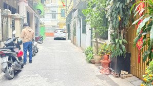 bán nhà riêng tại phố trần quốc hoàn, cầu giấy, hà nội, 18 tỷ, 50m2, giá tốt, gara ô tô, kinh doanh