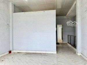 nhà 2 tầng, mặt tiền gần hoàng thị loan, diện tích khủng 130m2