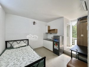 cho thuê phòng trọ balcon giá rẻ 4tr/phòng full nội thất sạch sẽ an ninh giờ giấc tự do sát q10