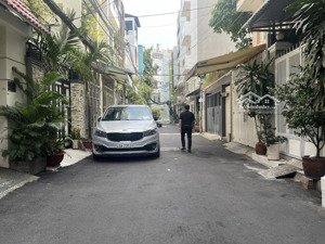 giảm sốc 500 triệu! hẻm xe hơi huỳnh văn bánh, p17 - (4,3 x 12m) - cpxd: 5 tầng - chỉ 9,8 tỷ còn tl