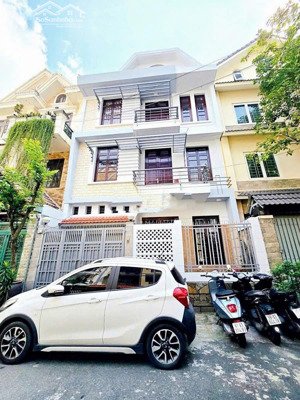 cho thuê nhà đường nguyễn trọng tuyển phường 10, quận phú nhuận.