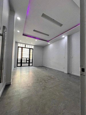 cho thuê nhà mặt tiền kinh doanh , đường nguyễn thái bình ,phường 4 , tân bình