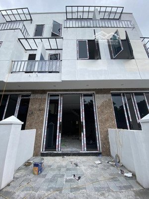 nhà 56m2 full thổ cư ngõ rộng,ở cực rộng rãi,sướng vô cùng cho thuê tốt,sinh lời cao.giá hơn 4tỷ