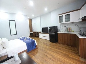 căn hộ full nội thất hoàng hoa thám, ba đình, ban công rộng, máy giặt riêng 6.8 triệu/tháng