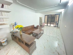 cho thuê nhà nguyên căn 3 tầng ngõ lạch tray oto đỗ cửa