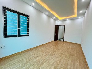 chính chủ bán nhà đẹp đức diễn- oto đỗ cửa- ngõ thông 2 thoáng - sổ đẹp