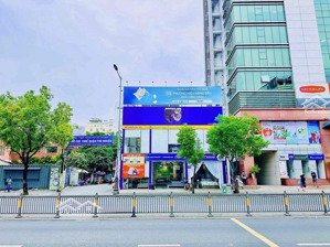 góc 2mt nguyễn văn trỗi + hồ biểu chánh - dt: 15x27m - ctxd: h9t - hđt: 260tr/th. giá 105 tỷ