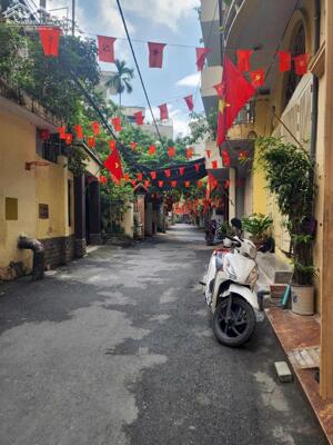 Bán nhà Phạm Văn Đồng thông Doãn Kế Thiện, 38m2*5T, ngõ thông kinh doanh trải nhựa, 9 tỷ