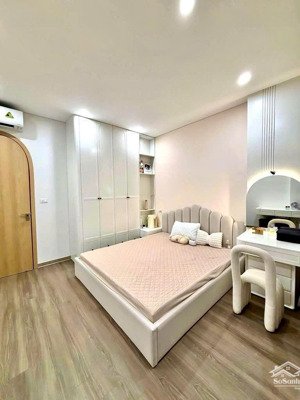 bán nhà ngọc thuỵ 48m2 - hơn 6 tỷ - ô tô đỗ cổng - 3 ngủ - full nội thất - 5 điều hoà - sổ vuông