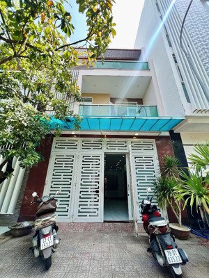 cho thuê nhà kinh doanh 3 tầng 4 phòng ngủ khu vĩnh điềm trung giá 15 triệu/tháng