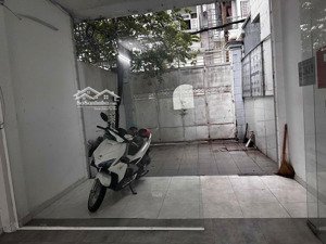 nhà hẻm xe tải hồ văn huê , phú nhuận - dt: 4,5x25m, có sân để xe, nhà đang sơn sửa mới