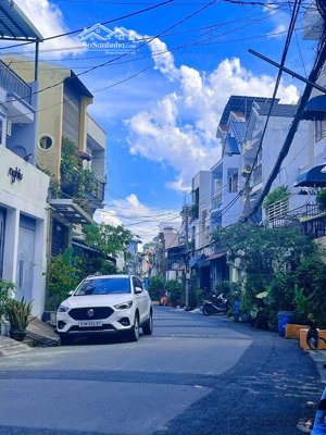 nhà 3 tầng kiên cố - xe hơi quay đầu - 79m2