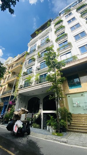 giảm 5 tỷ...! mặt phố mặt tiền 10m - 9 tầng cho thuê 2.2 tỷ - 105m2 x 65 tỷ.