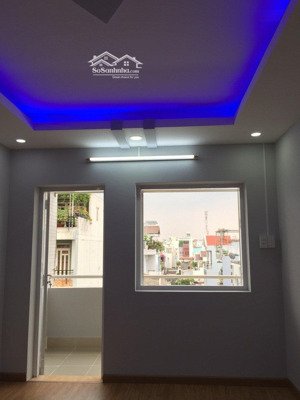 cần bán căn hộ bàu cát ii thang bộ 2 phòng ngủ, có ban công thoáng mát, giá bán 2.2 tỷ, shr