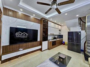 nhà 5 tầng - lai xá, hoài đức - lô góc - ô tô vào nhà - 6 ngủ - 6.4 tỷ