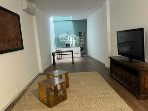 bán nhà đỗ quang,thảo điền
dt:4.*19.5
giá : 17tỷ thương lượng